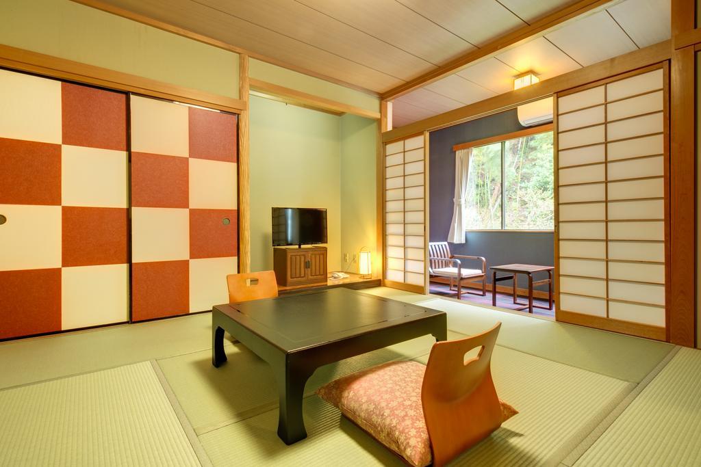 Yugawara-Onsen Komachikan Exterior foto