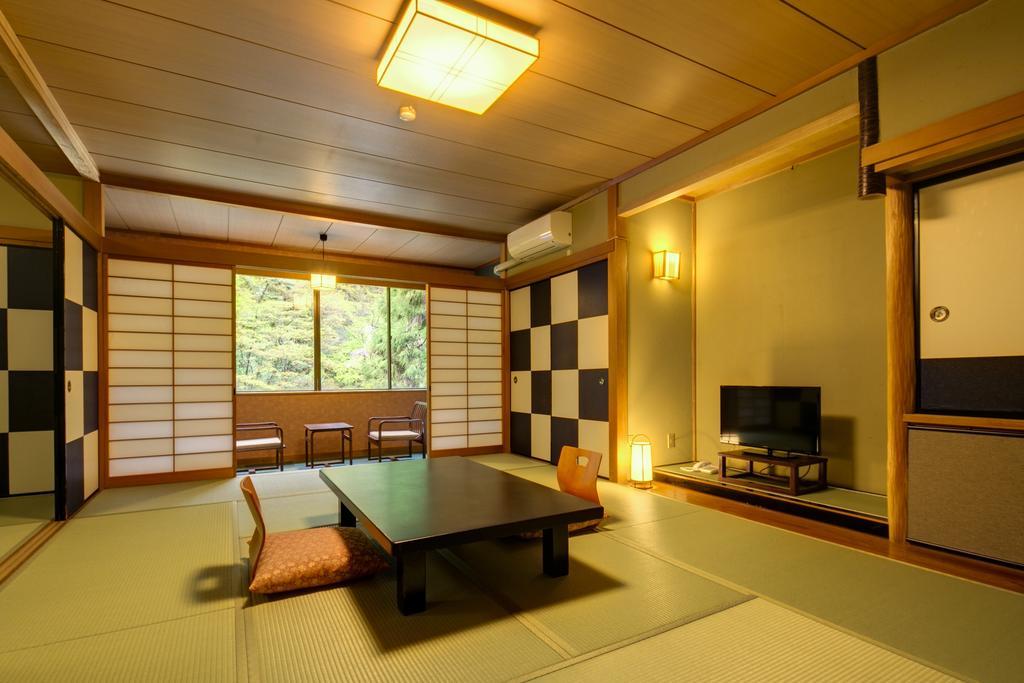 Yugawara-Onsen Komachikan Exterior foto
