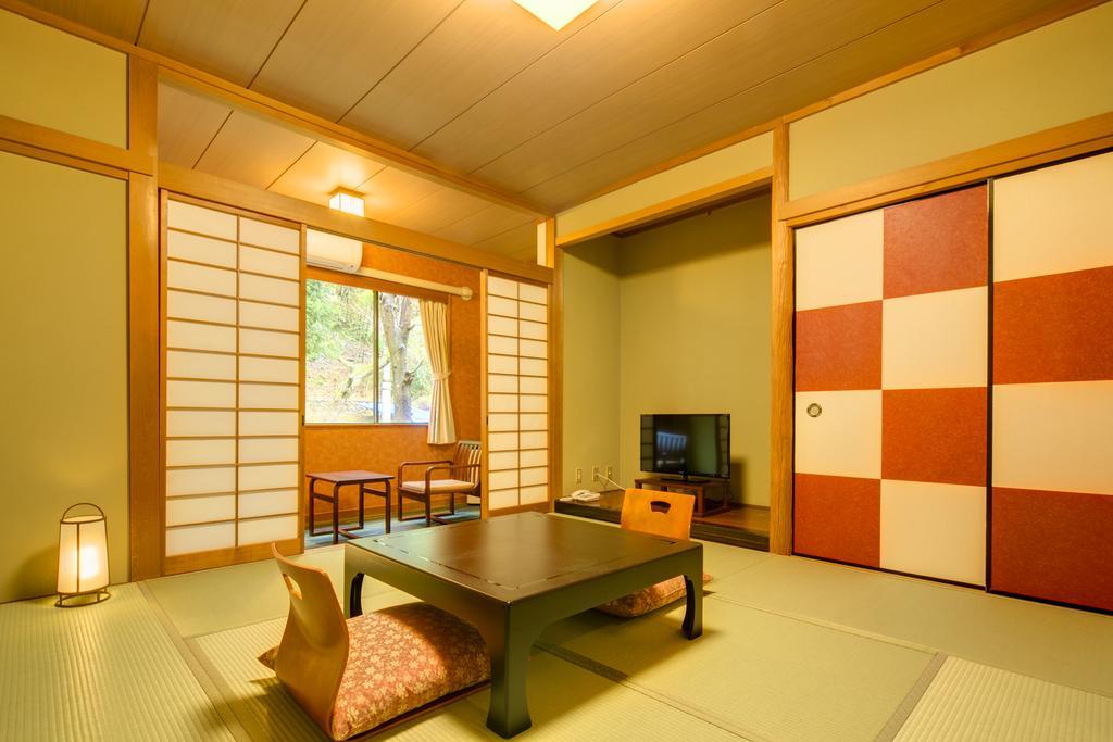 Yugawara-Onsen Komachikan Exterior foto